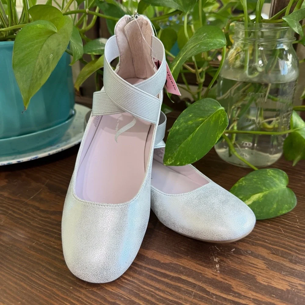 NIB- Girls’ Size 3 Nina (Cara) Silver Dress Flats W/Ballet Straps